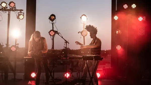 Plumes & Paillettes | Le Metronum / Scène de Musiques Actuelles de Toulouse - Nocto