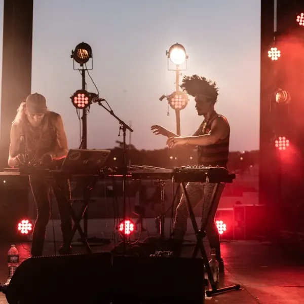 Affiche de l'événement Plumes & Paillettes